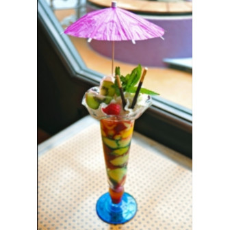 1 VERRE A COCKTAIL BLEU